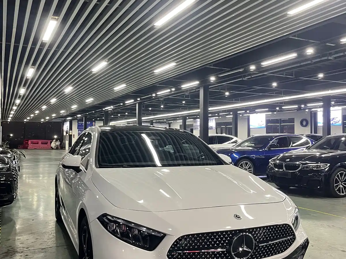 Mercedes-Benz A-Class 2024 A 200 L Fashion Edition фото 2