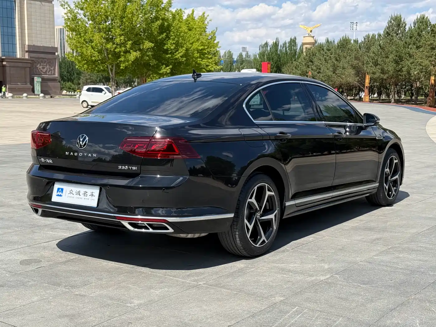 Volkswagen Magotan 2023 Model 2 Million Commemorative Edition 330TSI DSG Luxury фото 9