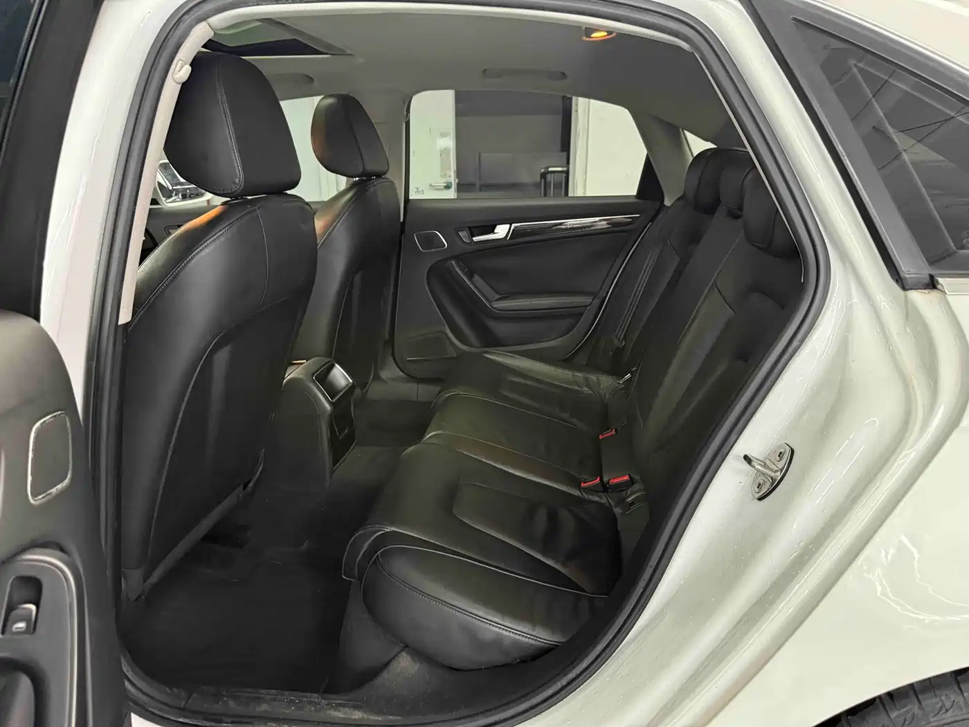 Audi A4L 2010 2011 2.0 TFSI Comfort