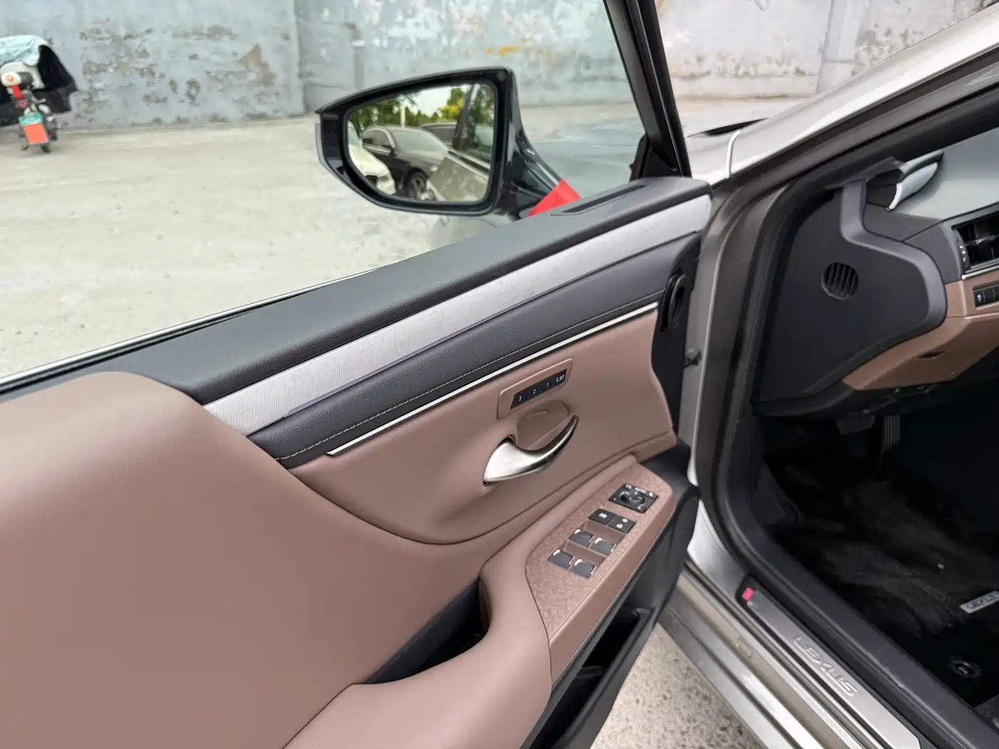LEXUS ES