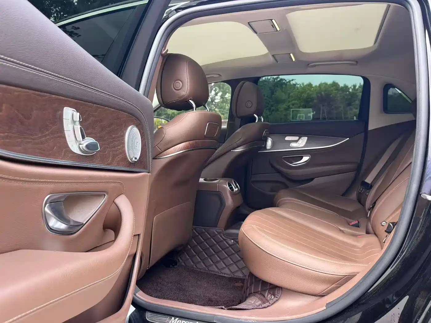 Mercedes-Benz E-Class 2019 E 300 L Luxury фото 6