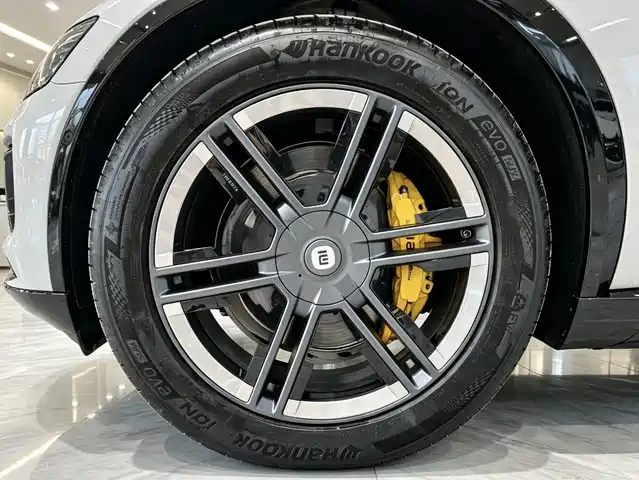 Xiaomi Auto Xiaomi YU7 2025 Extended Range RWD Edition — фото 5