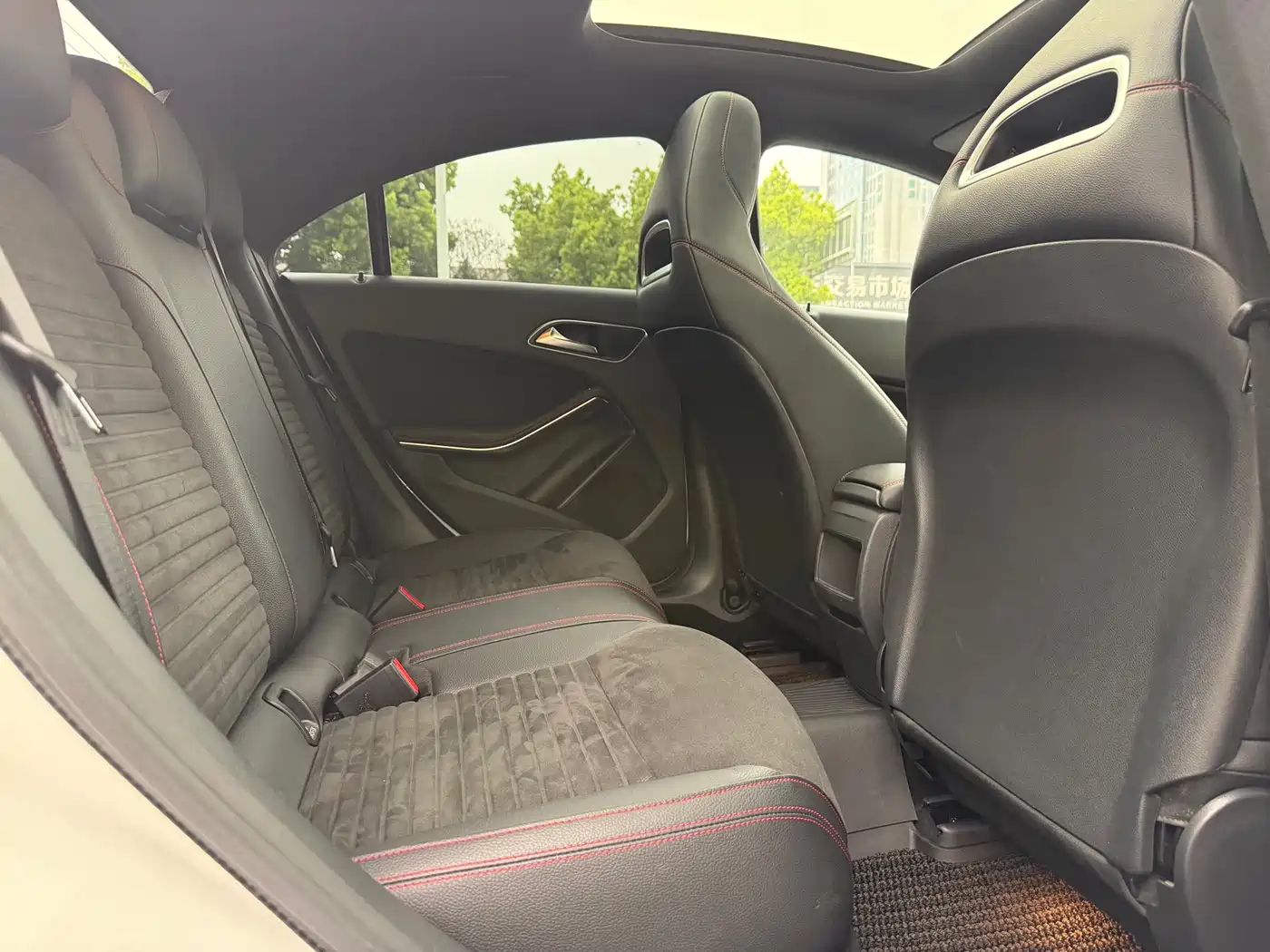 Mercedes-Benz CLA (Import) 2018 CLA 220 4MATIC фото 9