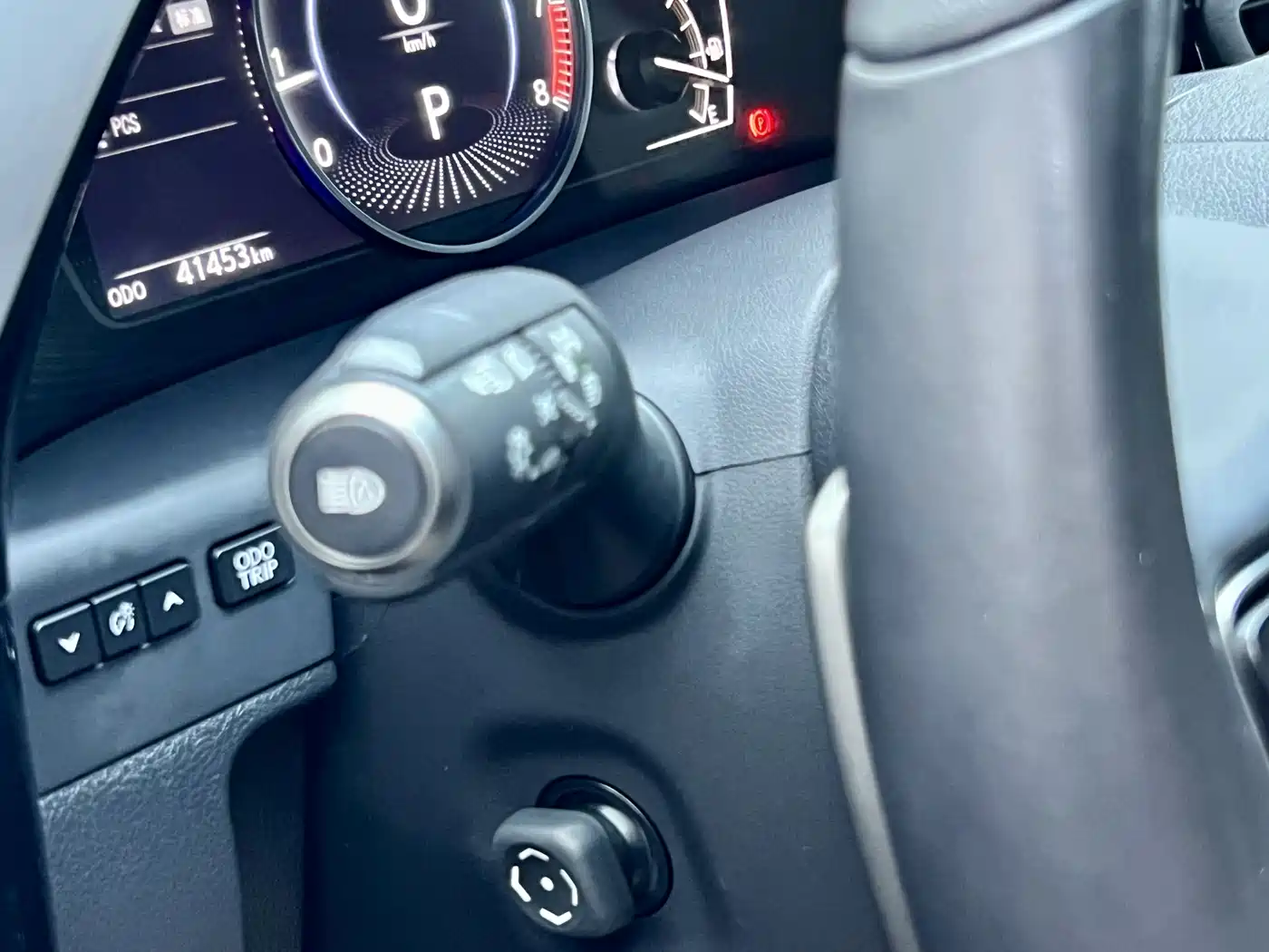 Lexus ES 2023 200 Excellence Edition фото 12