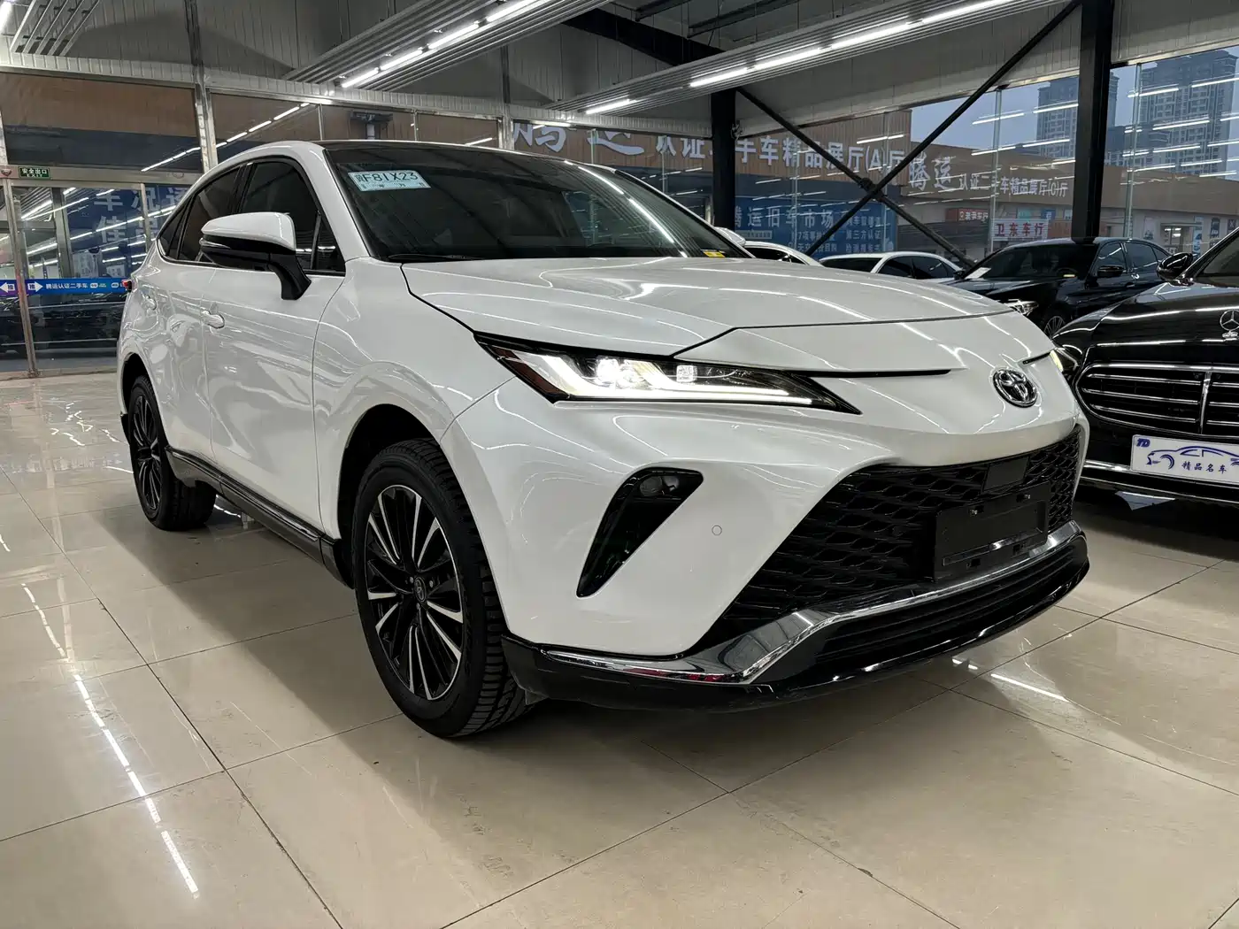 Toyota Venza 2023 2023 2.0L CVT FWD Premium
