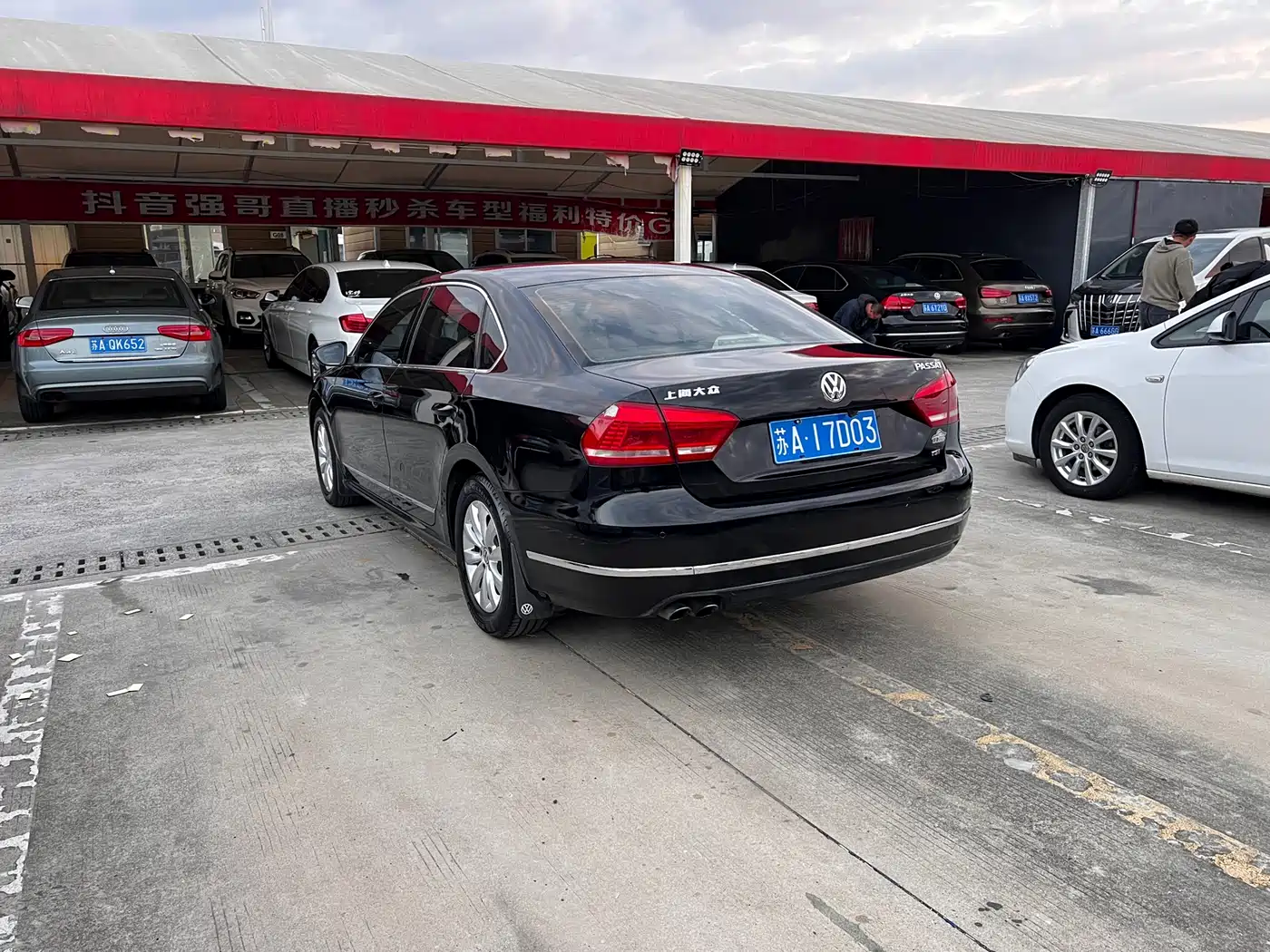 Volkswagen Passat 2014 1.8TSI DSG Executive Edition фото 21