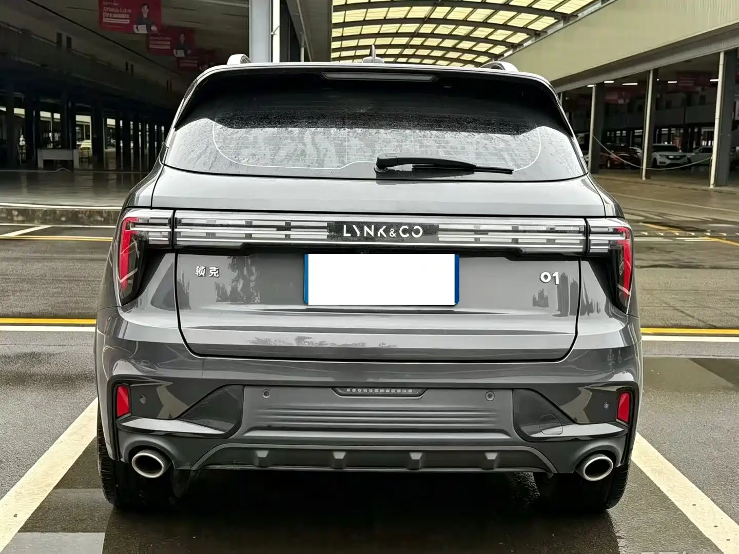 Фото 8 - Lynk & Co 01