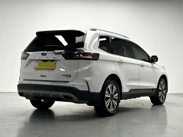 Фото 9 - Ford Edge