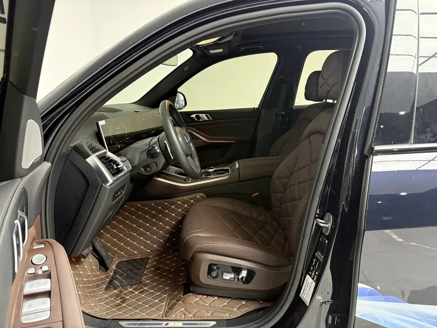 BMW X5 2023 xDrive 40Li M Sport Black Night Package фото 6