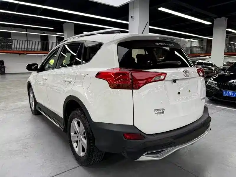 صورة 11 - Toyota RAV4 Rongfang