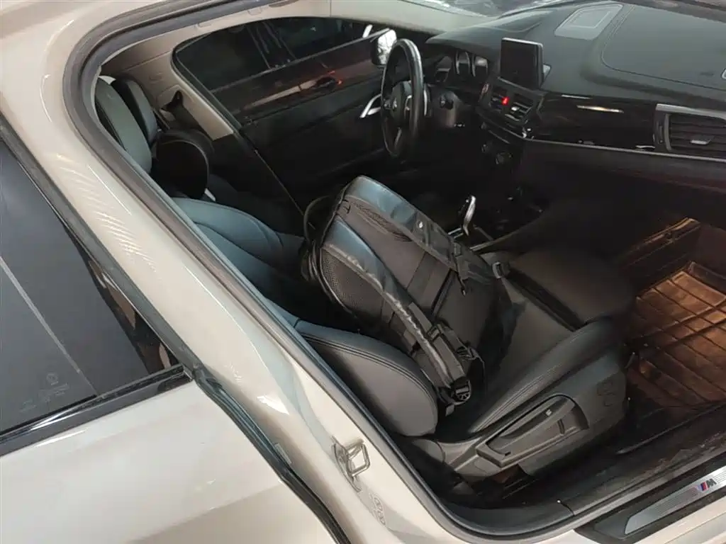 BMW 1 Series 2020 Model 125i Leading M Sport Package фото 20