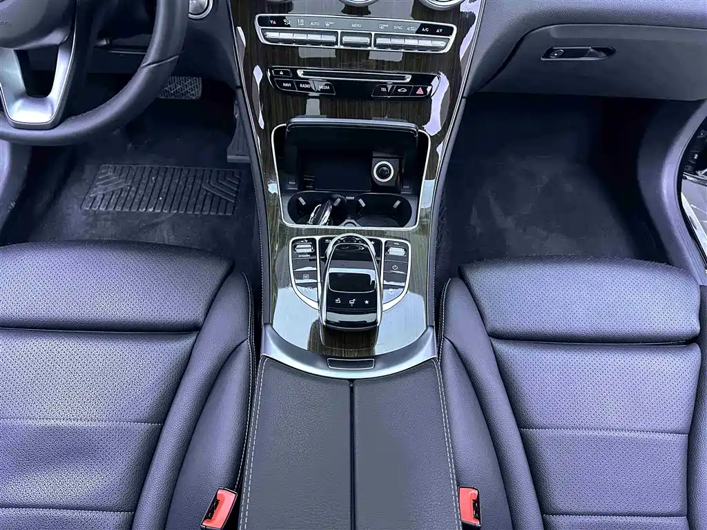 Mercedes-Benz GLC 2016 GLC 260 4MATIC Luxury фото 14