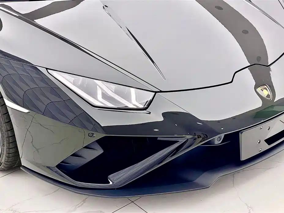 LAMBORGHINI HURACÁN