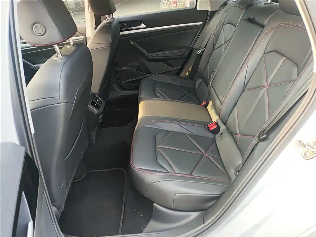 Volkswagen Lavida 2024 Model 300TSI DSG Starlight Leading Edition фото 17