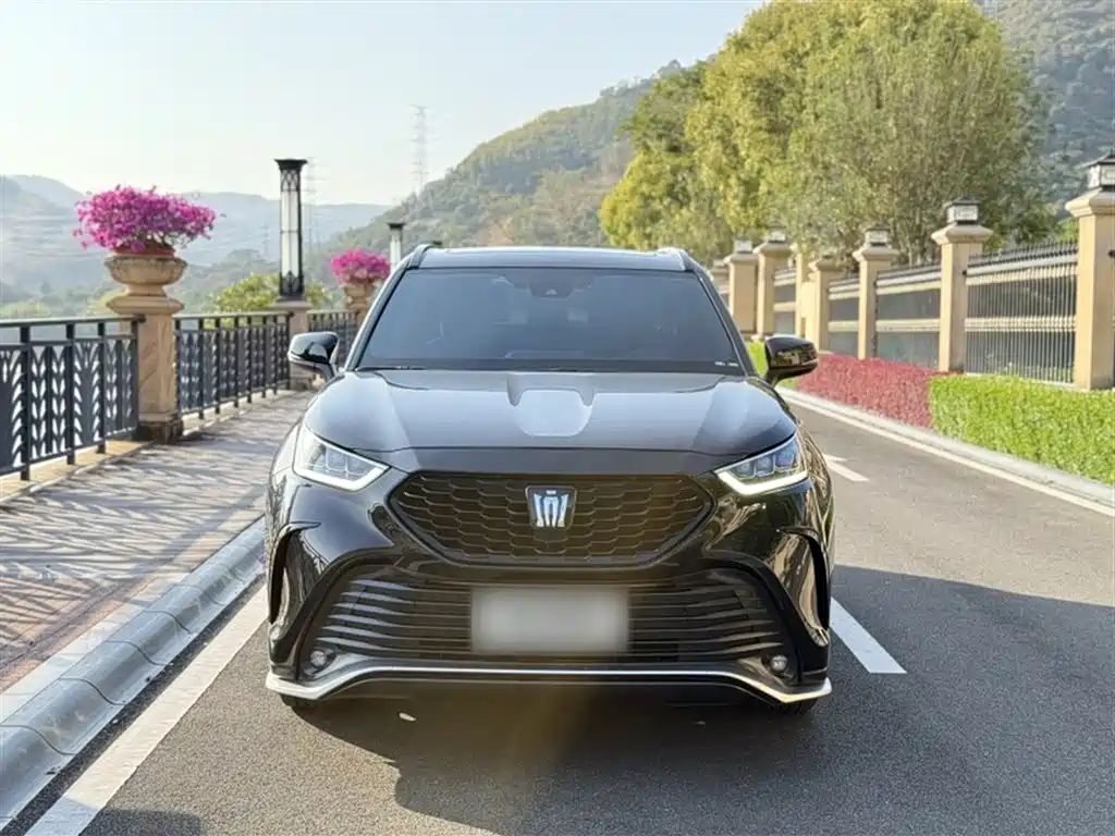 Toyota Crown Kluger 2023 2.5L HEV AWD Luxury Edition фото 24