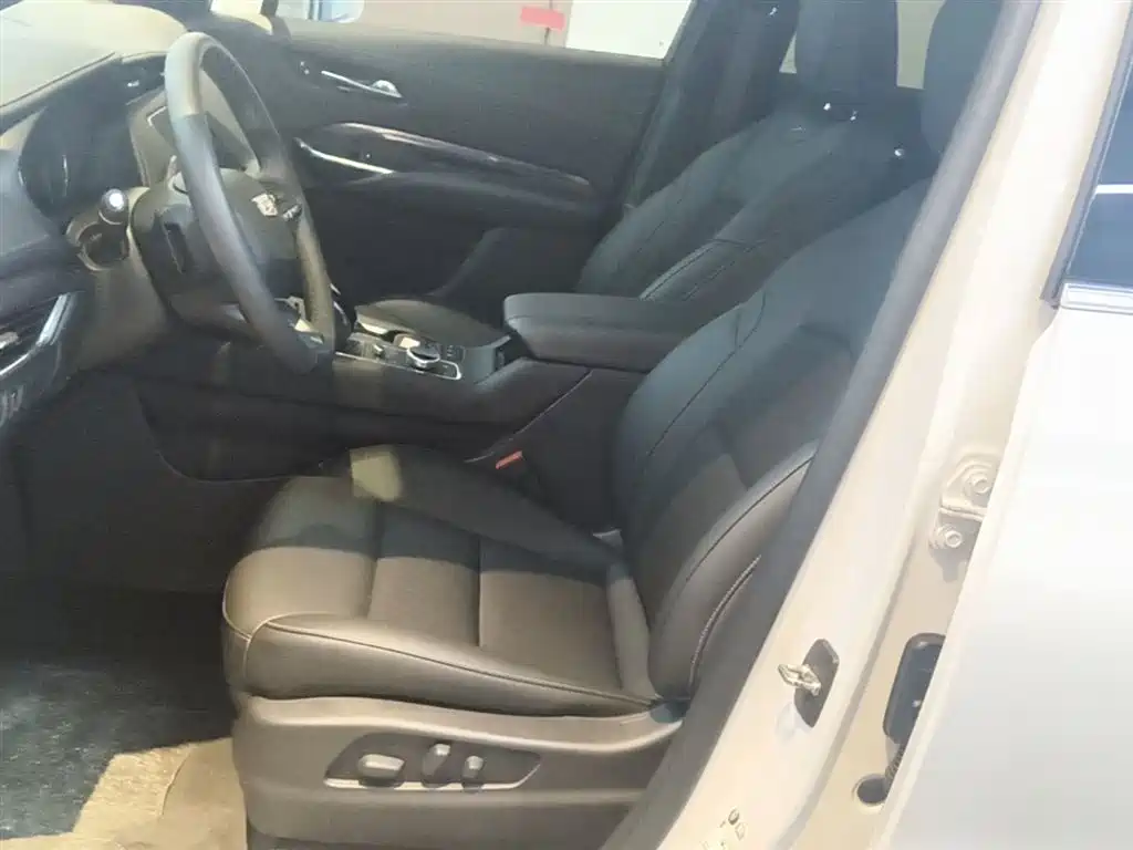 Cadillac XT4 2020 Facelift 28T 2WD Tech фото 15