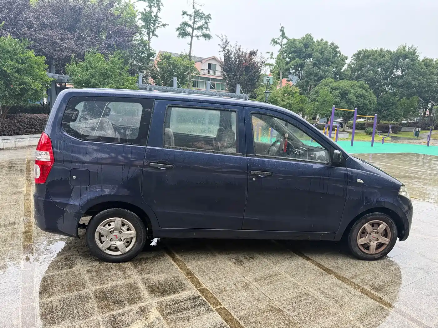 Wuling Motors Wuling Hongguang 2014 2013 1.5L Basic