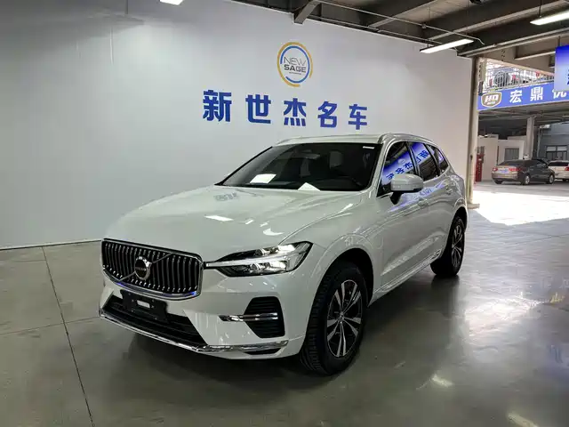 Volvo XC60 2025