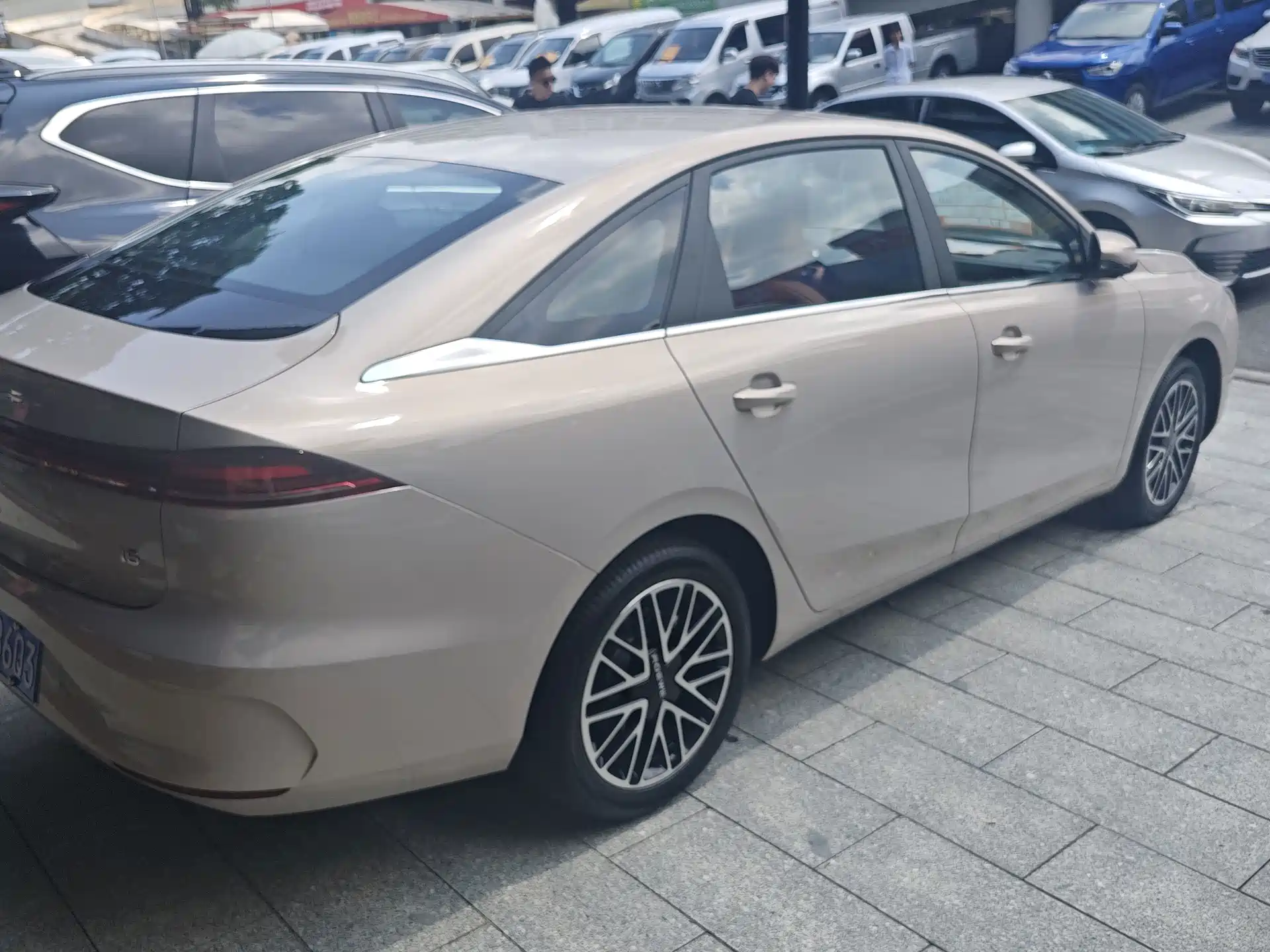 صورة 6 - Roewe i6