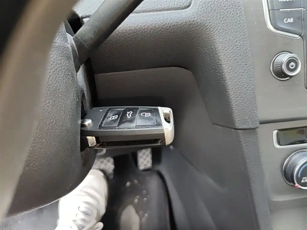 Volkswagen Golf 2016 1.6L Automatic Comfort фото 9