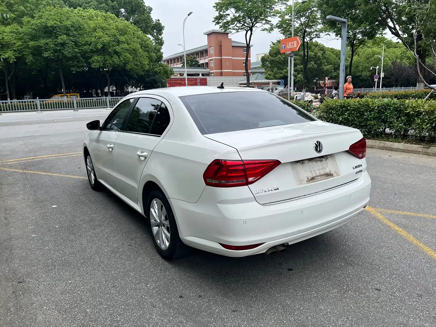 Volkswagen Lavida 2017 230TSI DSG Comfort Edition фото 5
