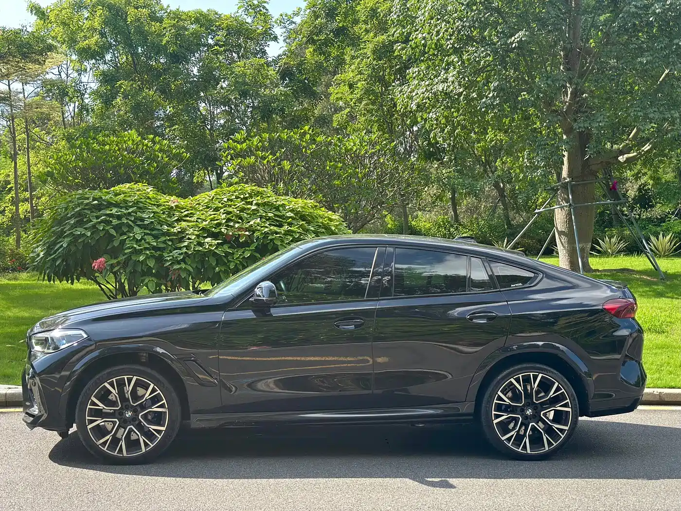 BMW X6 M 2022 2022 X6 M