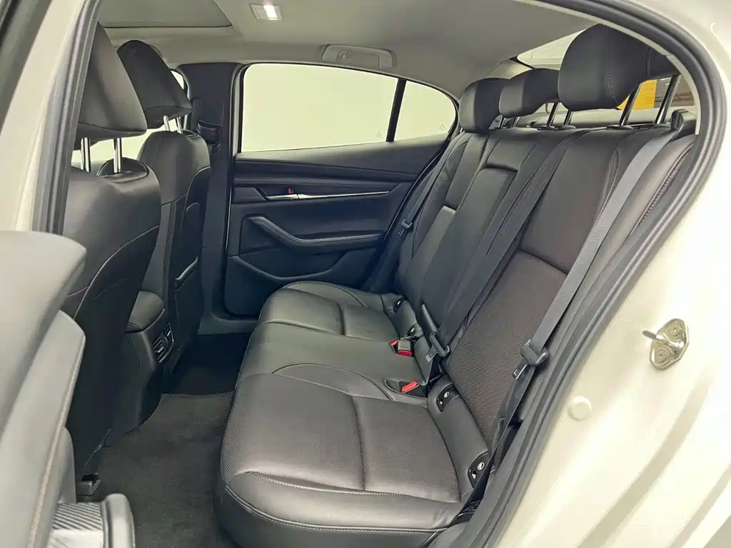 Mazda MAZDA3, миниатюра 13