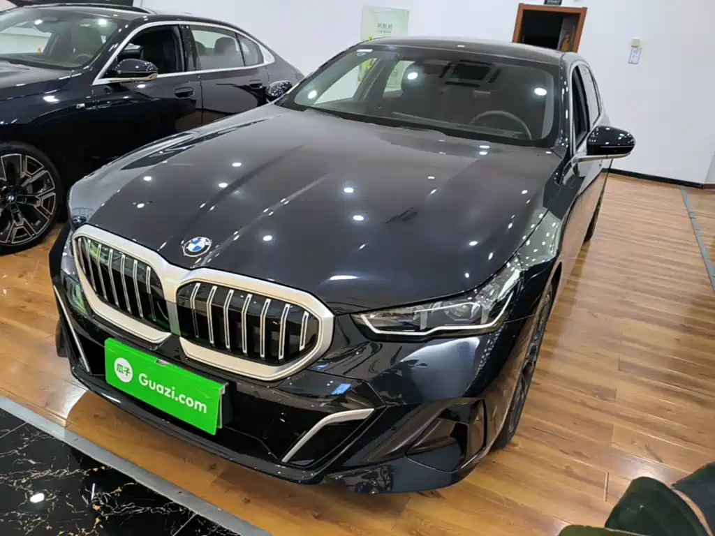 BMW BMW 5 Series 2025 530Li Premium M Sport Package