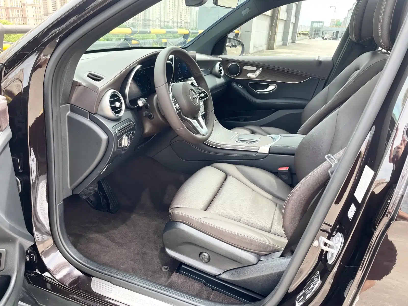 Фото 8 - Mercedes-Benz GLC