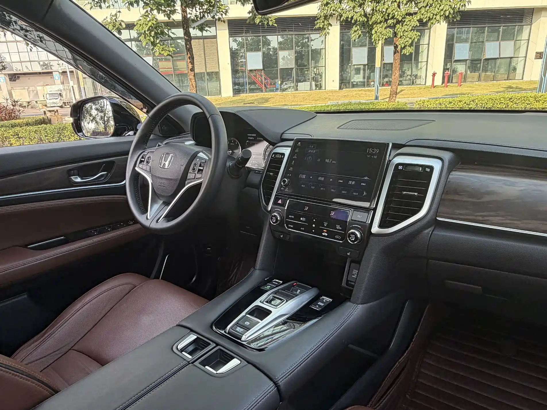 Фото 18 - Honda UR-V