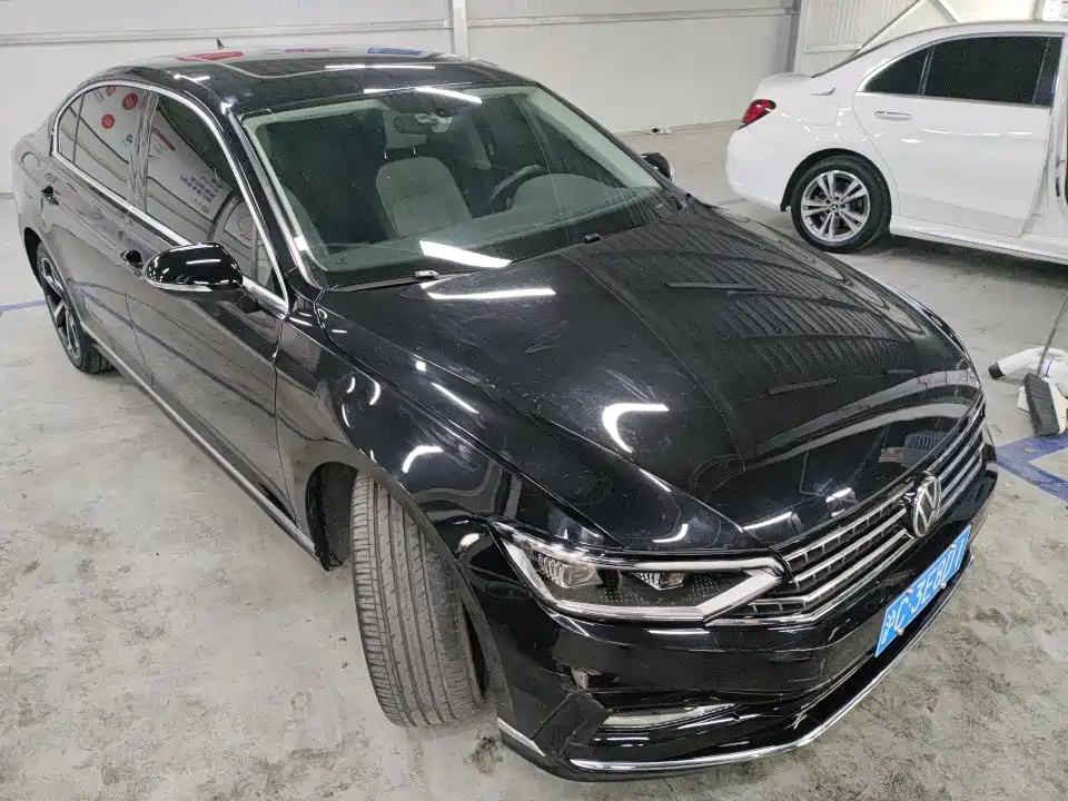 Volkswagen Magotan 2023 2 Million Units Anniversary Edition 330TSI DSG Leading Type фото 3