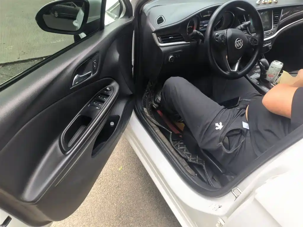 Buick Verano 2018 Sedan 20T Dual Clutch Leading фото 14