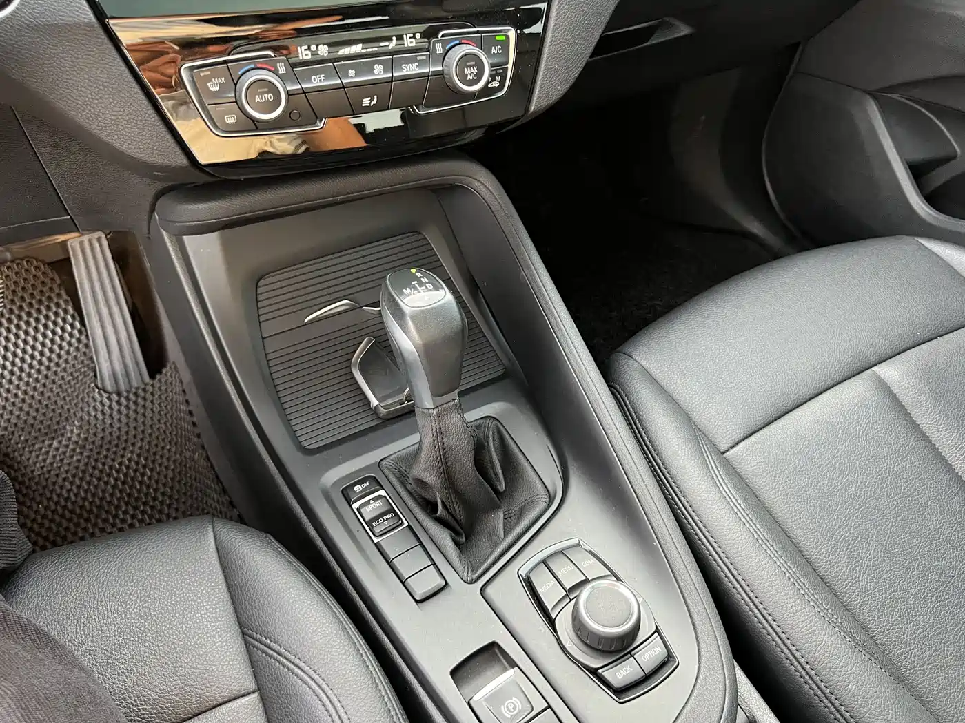 BMW X1 2019 sDrive20Li Leading Model фото 13