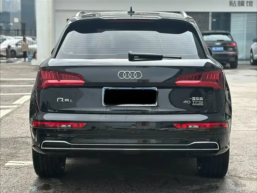 Audi Q5L 2020 Facelift 40 TFSI Honor Fashion фото 6