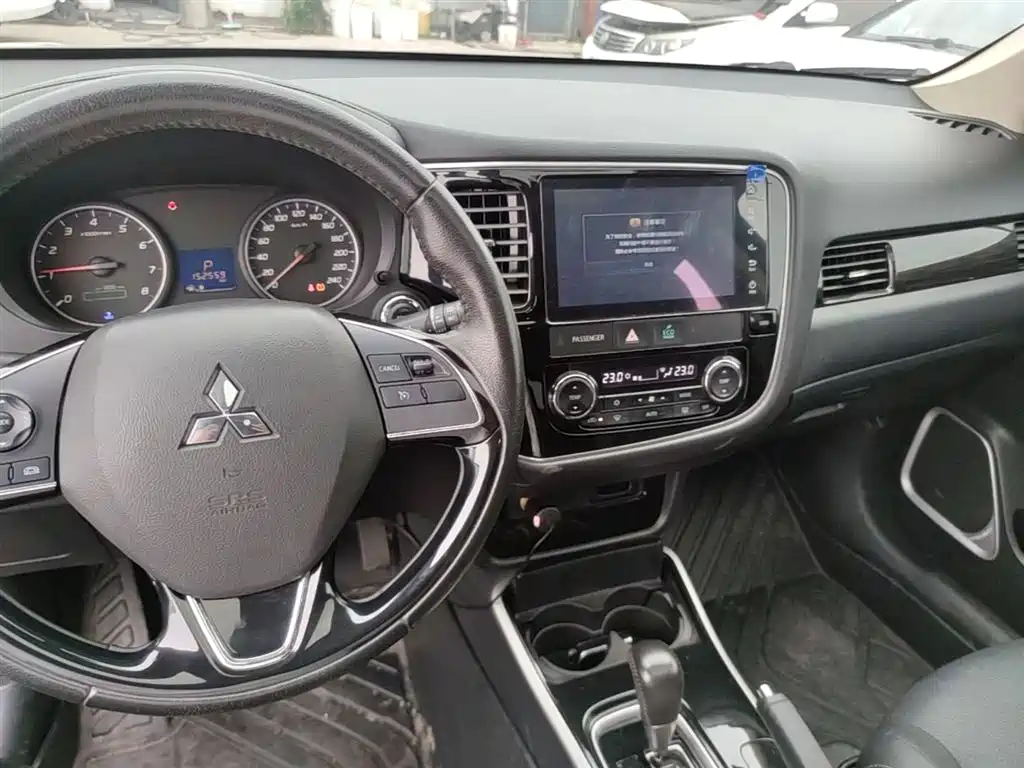 Mitsubishi Outlander 2018 2.0L 2WD Glory Edition 5-seater фото 10