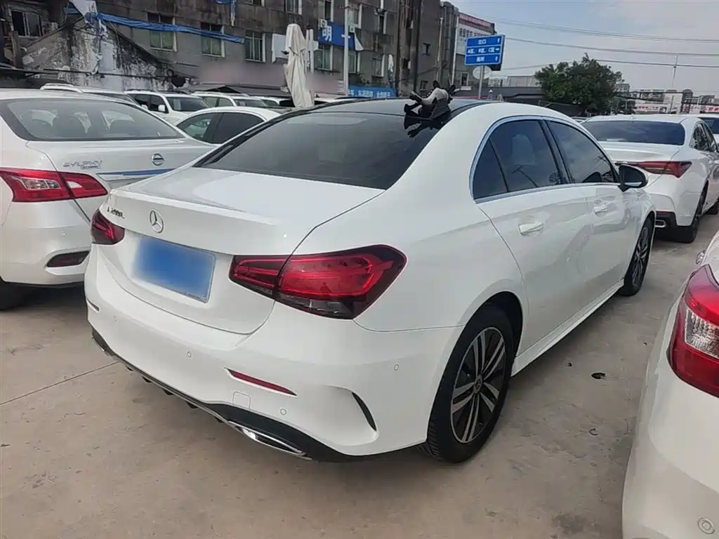 Mercedes-Benz A-Class 2020 A 180 L Sport Sedan фото 7