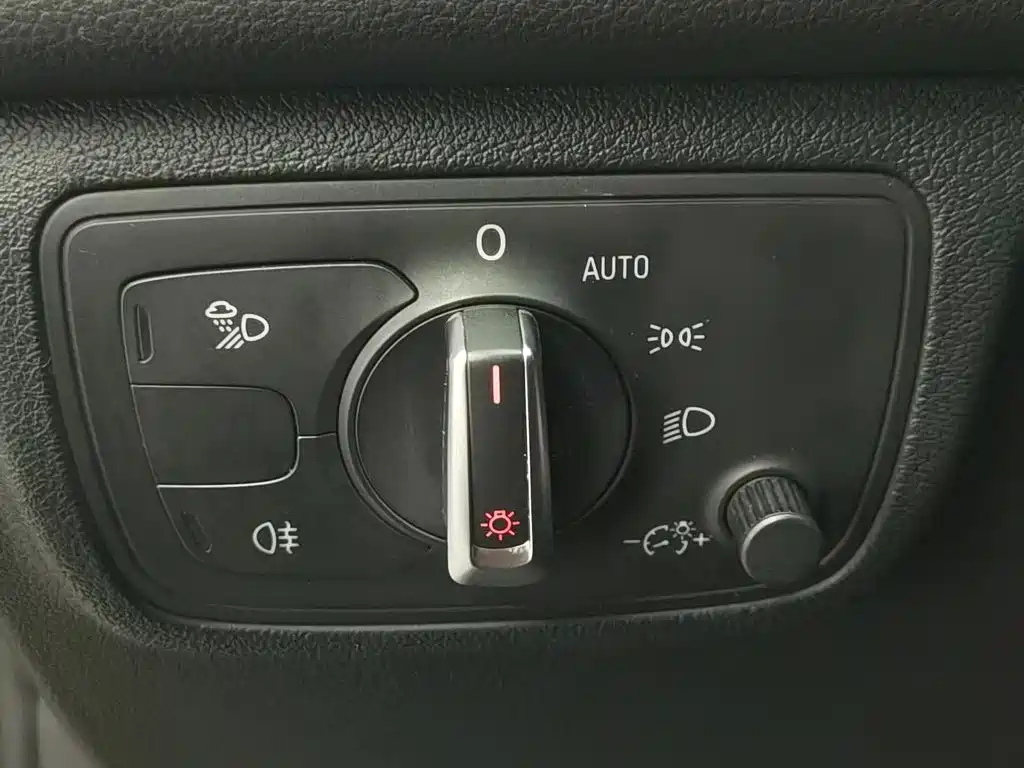 Photo 21 - Audi A6L
