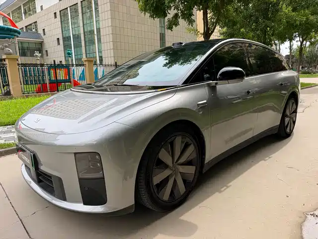  Li Auto Li Auto i6 2025 4WD Base Model