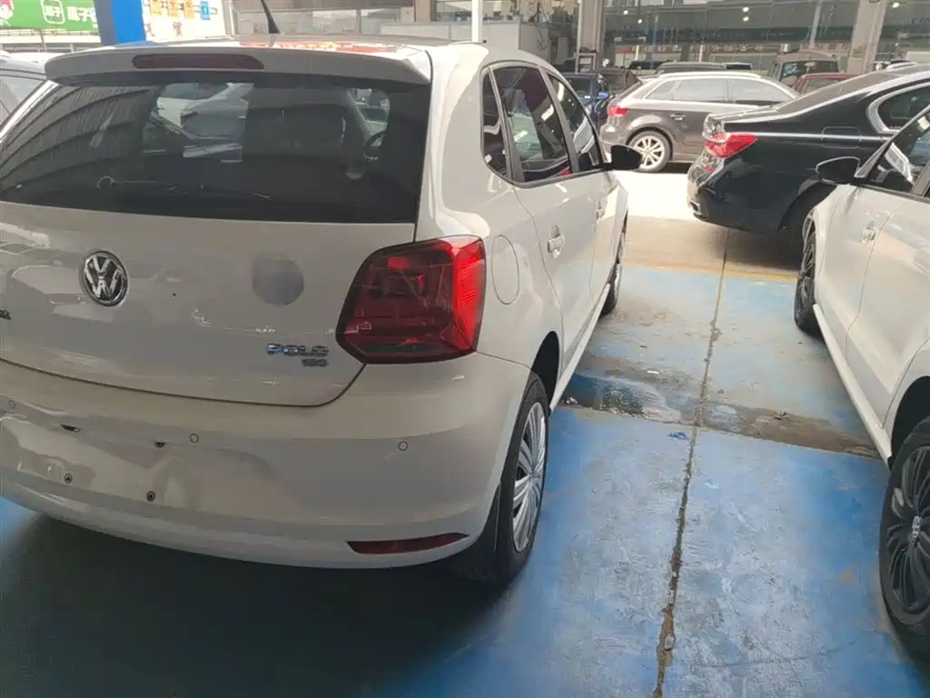 Volkswagen Polo 2016 1.6L Automatic Comfort фото 8