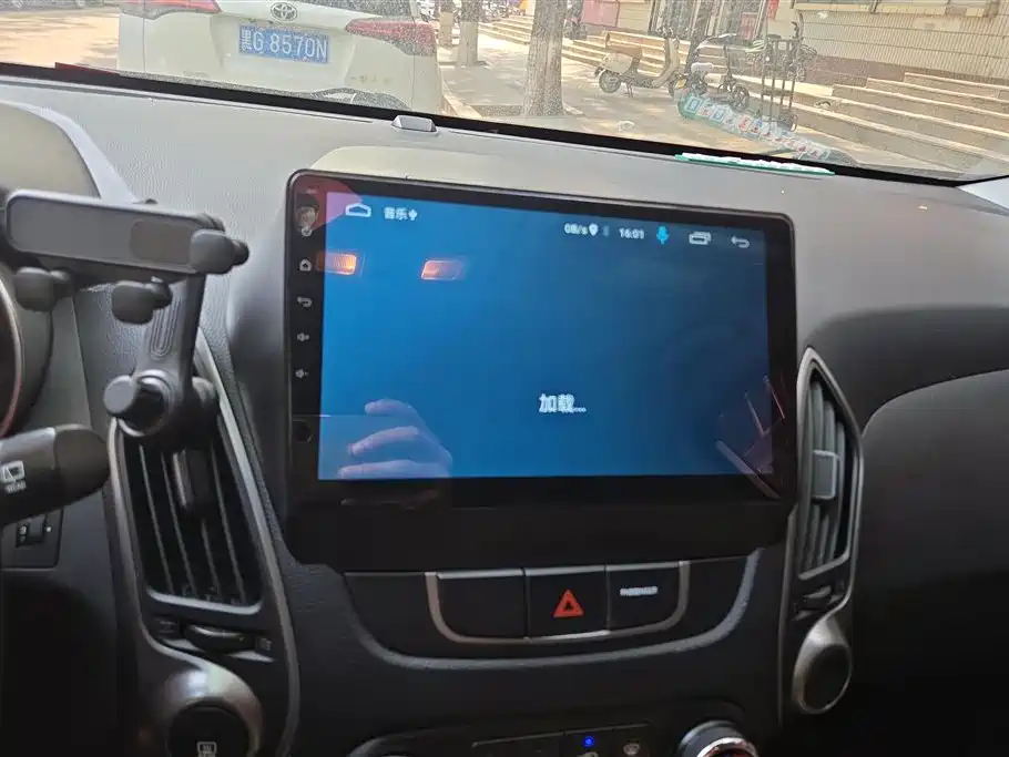 Hyundai Beijing Hyundai ix35 2015 2.0L Automatic 2WD Comfort China IV фото 13