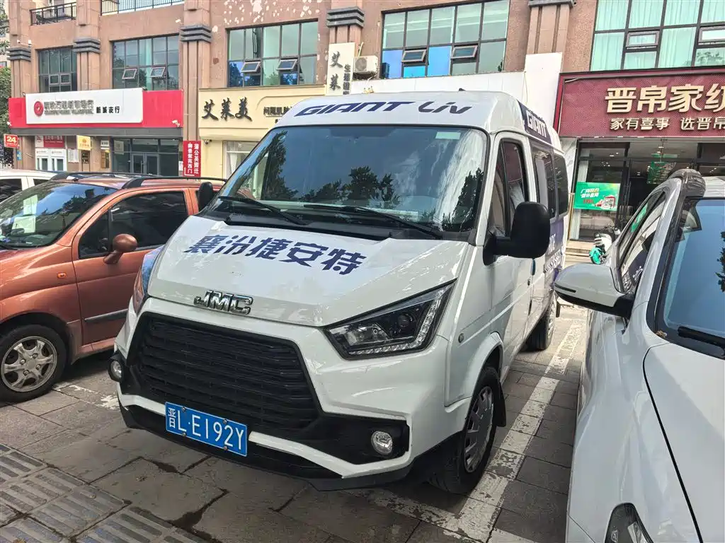 Jiangling Tesun 2017 2.8T Commercial Transport Short Wheelbase Medium Roof 6/7/8 Seats JX493