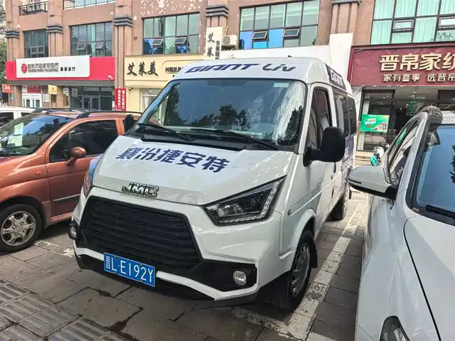 Jiangling Tesun 2017 2.8T Commercial Transport Short Wheelbase Medium Roof 6/7/8 Seats JX493