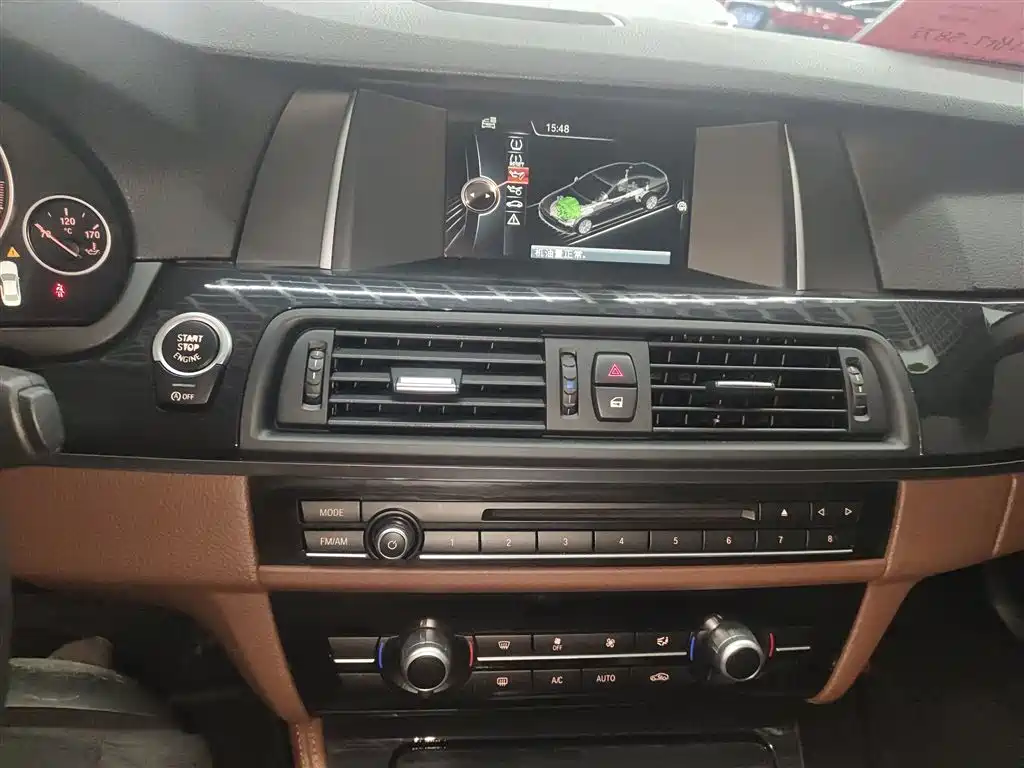 BMW 5 Series 2014 520Li Elegance фото 13