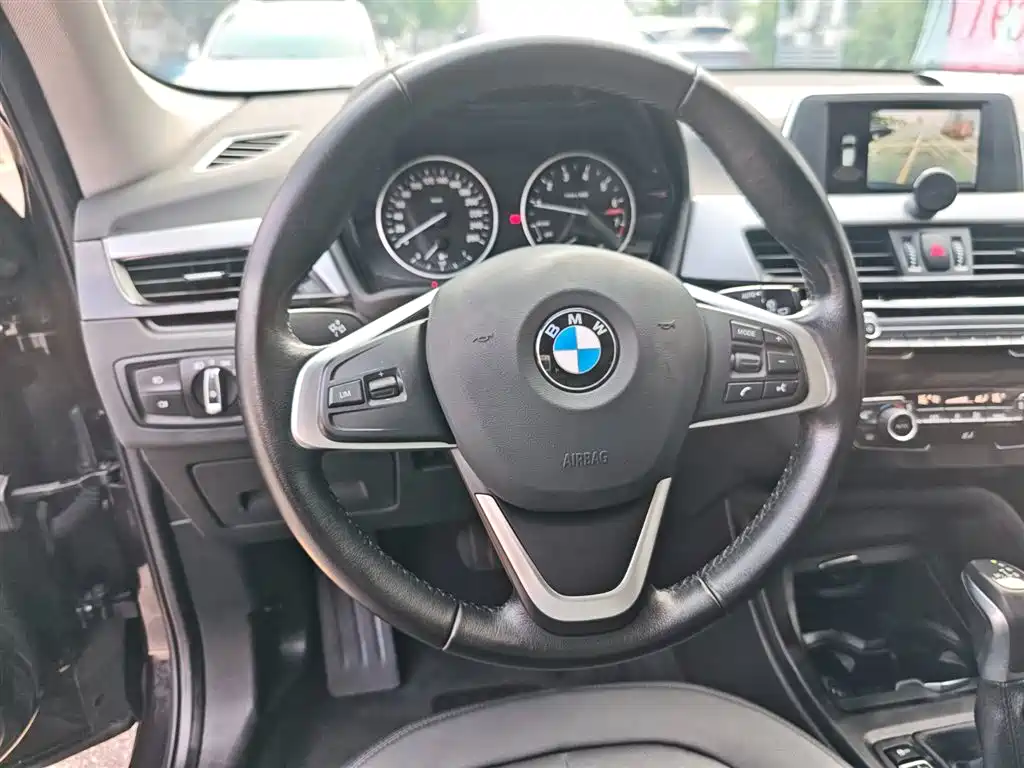 BMW X1 2018 sDrive20Li Leading Model фото 13