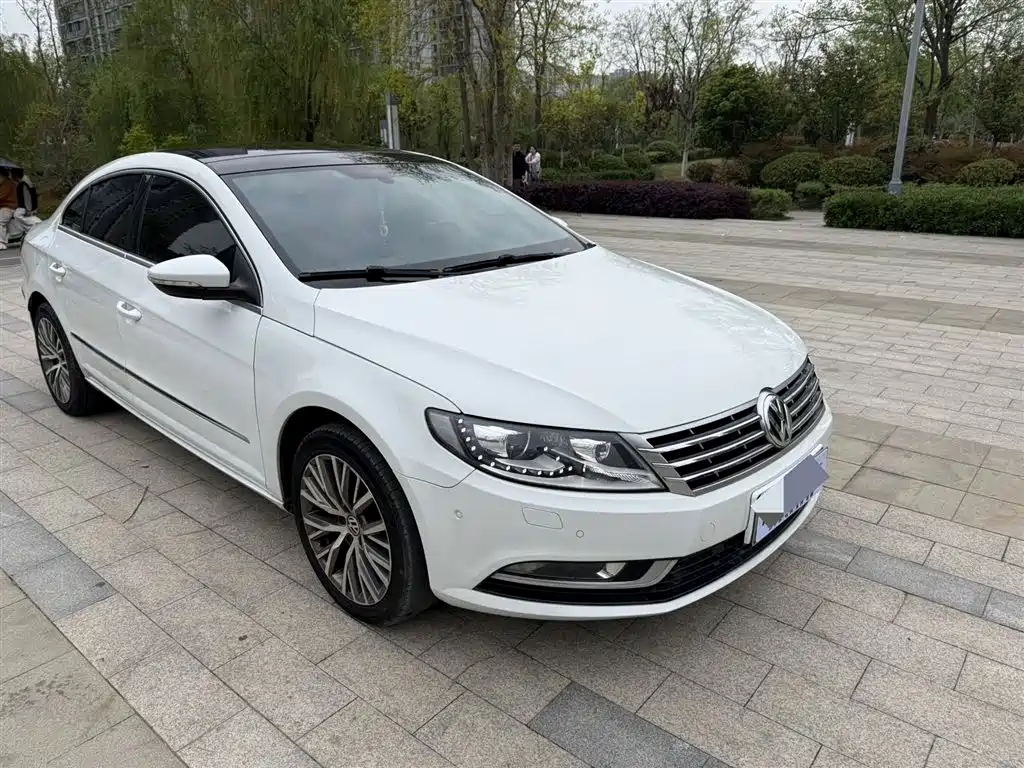 Volkswagen FAW-Volkswagen CC 2015 1.8TSI Luxury фото 3