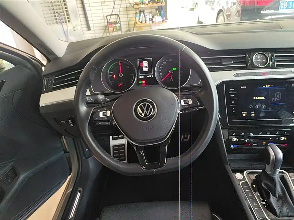 VOLKSWAGEN MAGOTAN GTE PLUG-IN HYBRID