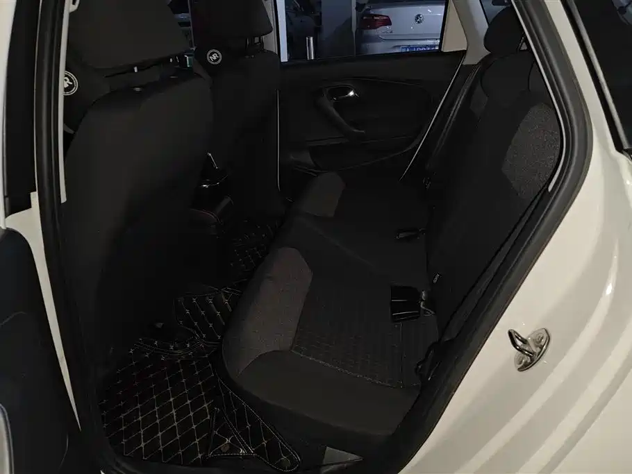 Volkswagen Polo 2016 1.6L Automatic Comfort фото 11