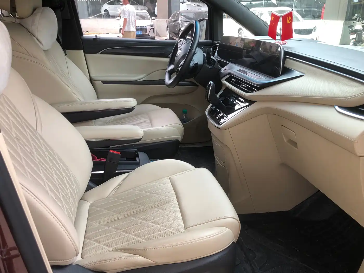 Buick GL8 2022 ES Landmark 653T Luxury фото 8