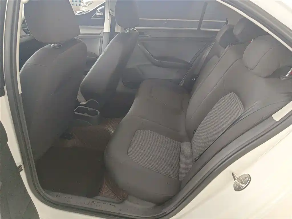 Volkswagen Santana 2016 1.4L Manual Trend Edition фото 10