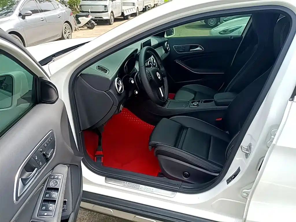 Mercedes-Benz GLA 2016 GLA 220 4MATIC Luxury фото 16